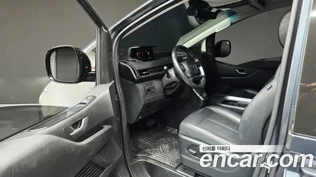 Hyundai Staria 2023 — Фото 10/20