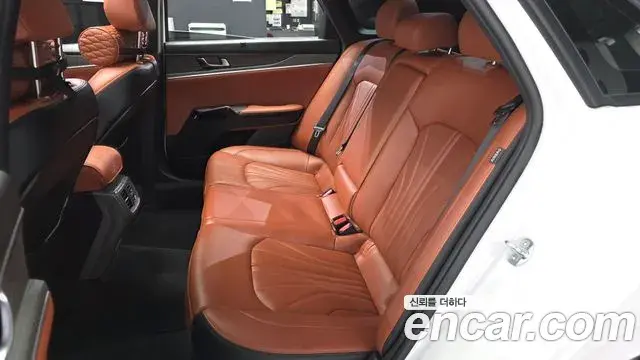 Kia K5 2024 — Şəkil 32/38