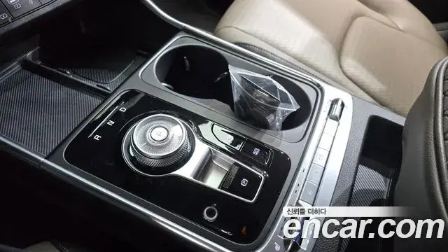 Kia Carnival 2024 — Фото 8/20