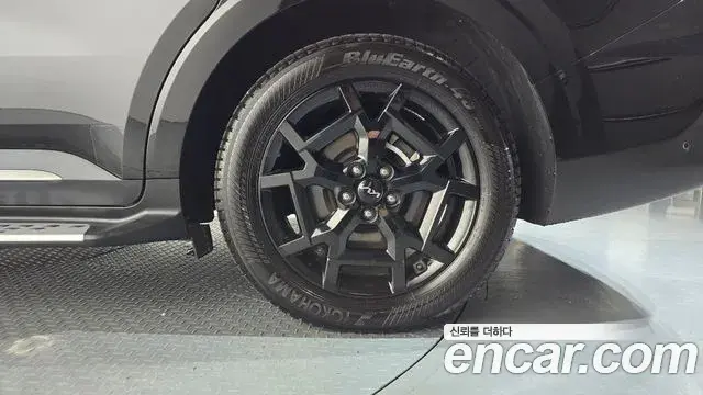 Kia Carnival 2024 — ფოტო 16/38
