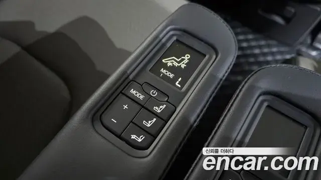 Kia Carnival 2024 — ფოტო 3/38