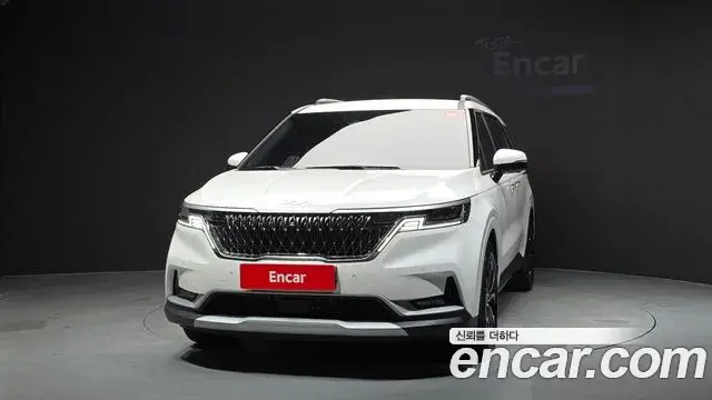 Kia Carnival 2022 — Фото 3/20