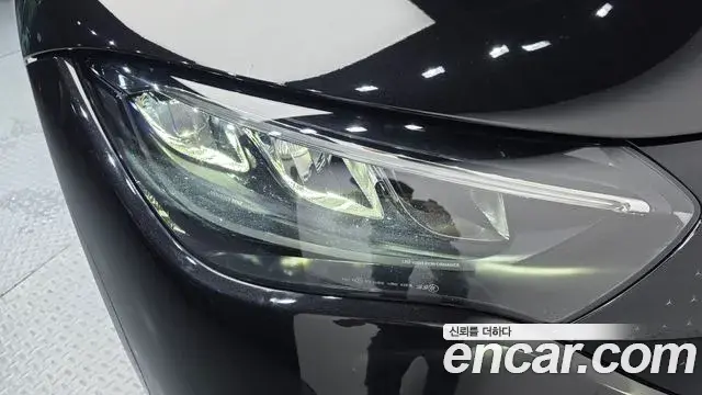 Mercedes-Benz EQE 2023 — Photo 9/30