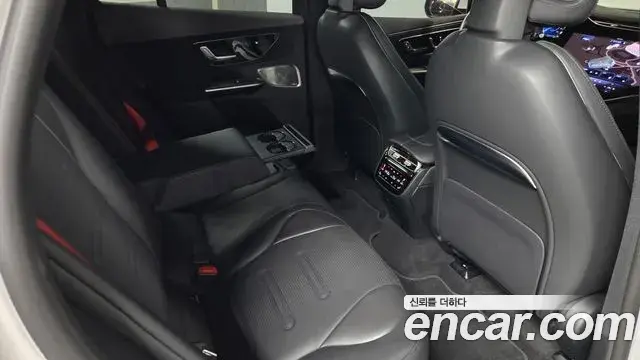 Mercedes-Benz EQE SUV 2024 — Şəkil 10/20
