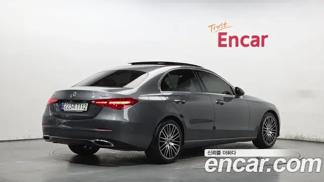 Mercedes-Benz C-Class 2023 — Photo 2/20