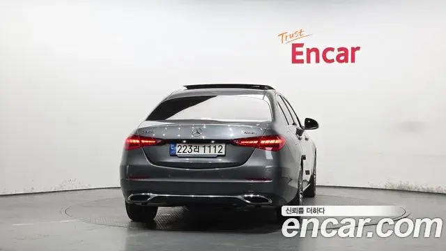 Mercedes-Benz C-Class 2023 — Photo 4/20