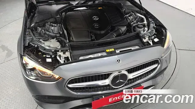 Mercedes-Benz C-Class 2023 — Photo 6/20