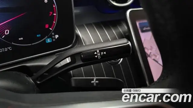 Mercedes-Benz C-Class 2023 — Photo 9/20