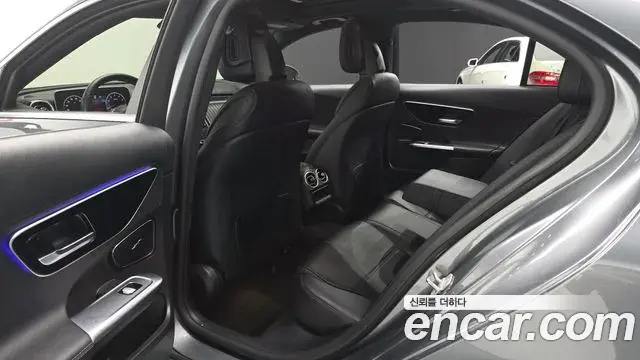 Mercedes-Benz C-Class 2023 — Photo 11/20