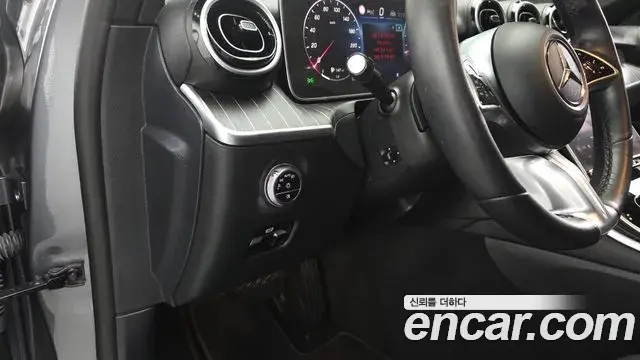 Mercedes-Benz C-Class 2023 — Photo 13/20