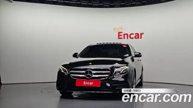 Mercedes-Benz E-Class 2019 — Фото 3/20