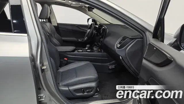 Lexus NX350h 2023 — ფოტო 23/32