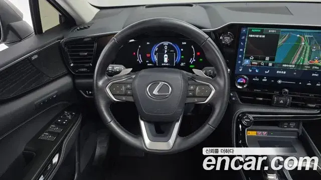 Lexus NX350h 2023 — ფოტო 24/32