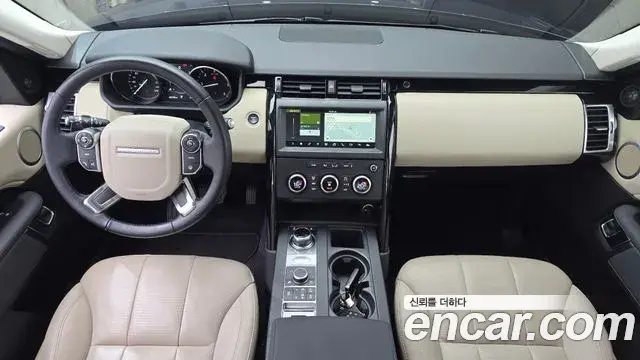 Land Rover Discovery 5 2018 — ფოტო 4/32