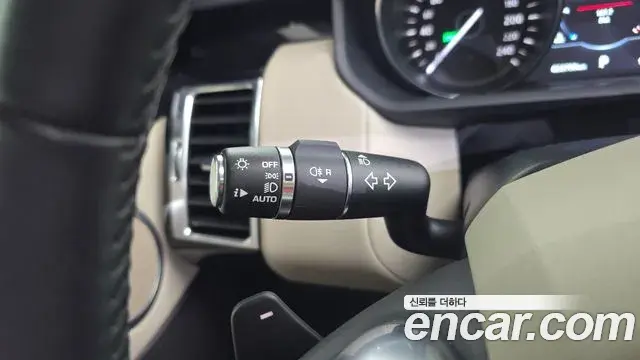 Land Rover Discovery 5 2018 — ფოტო 12/32
