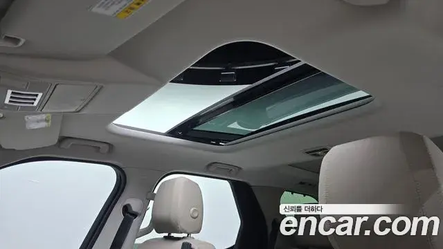 Land Rover Discovery 5 2018 — ფოტო 16/32