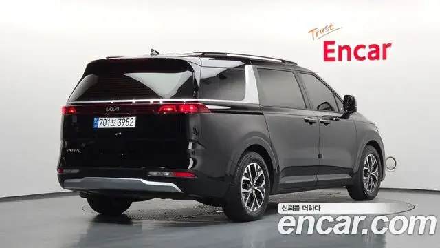 Kia Carnival 2022 — Фото 1/20