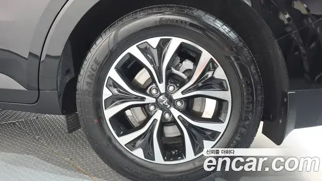 Kia Carnival 2022 — Photo 27/35