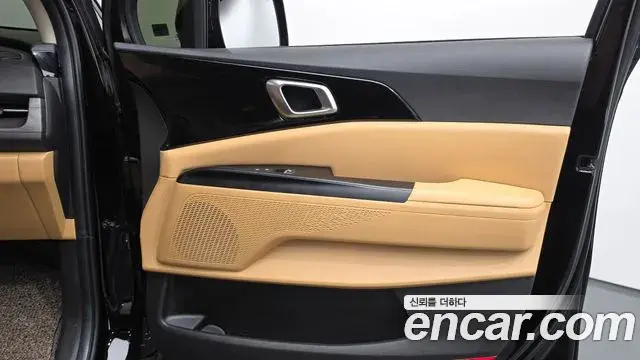 Kia Carnival 2022 — Photo 9/35