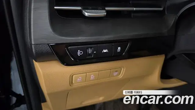 Kia Carnival 2022 — Photo 8/35