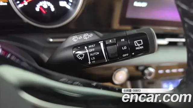 Kia Carnival 2022 — Photo 28/35