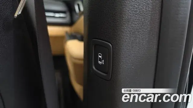 Kia Carnival 2022 — Photo 19/35
