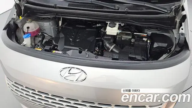 Hyundai Staria 2023 — Фото 6/20