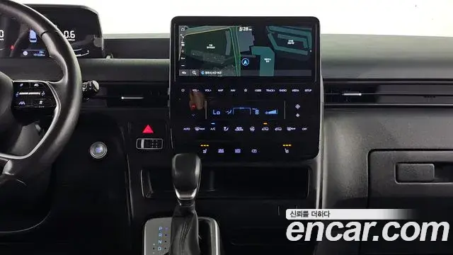 Hyundai Staria 2023 — Фото 15/20