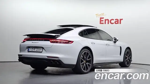 Porsche Panamera 2018 — Фото 2/20