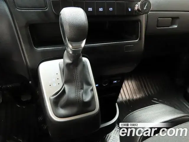 Hyundai Staria 2022 — Photo 12/20