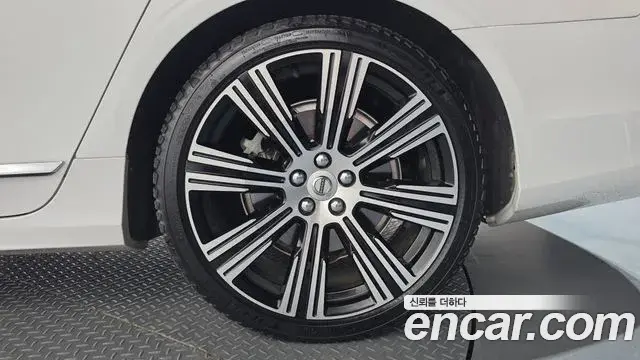 Volvo S90 2022 — ფოტო 8/38