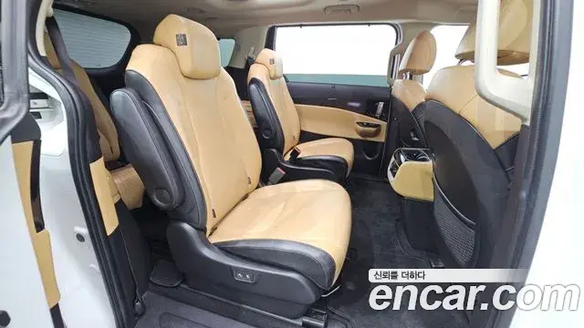Kia Carnival 2020 — Фото 11/20