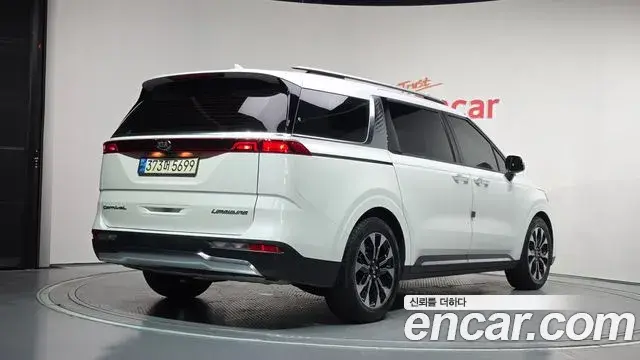 Kia Carnival 2021 — Фото 2/20