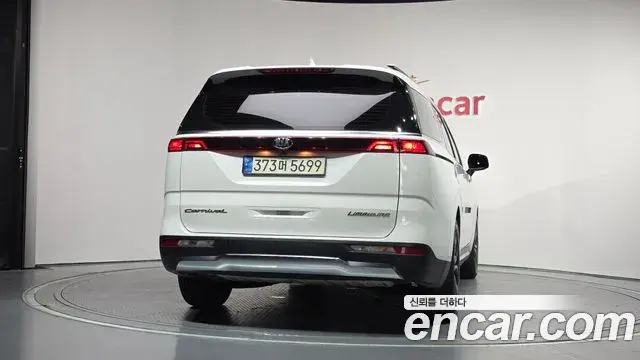 Kia Carnival 2021 — Фото 4/20