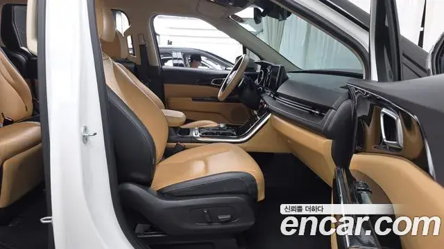 Kia Carnival 2021 — Фото 11/20