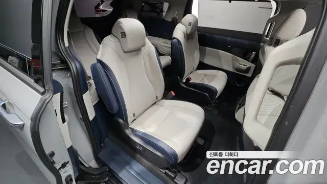 Kia Carnival 2024 — Şəkil 17/43