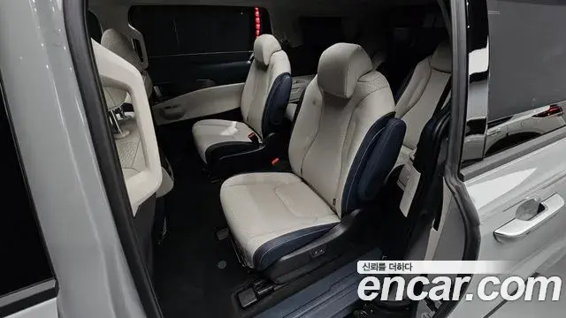 Kia Carnival 2024 — Şəkil 38/43