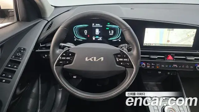 Kia Niro 2023 — Фото 13/20