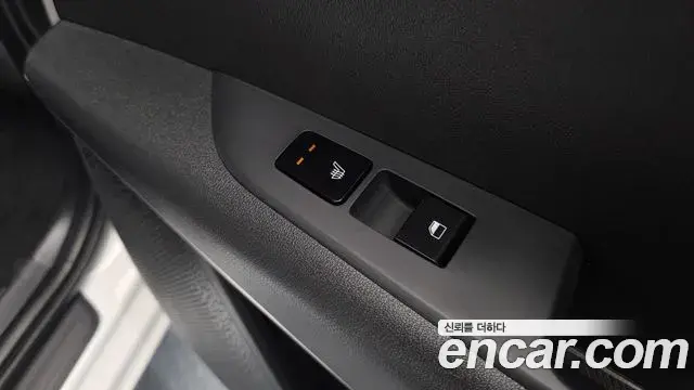 Kia Niro 2023 — Фото 19/20
