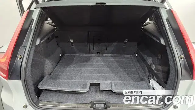 Volvo XC40 2018 — Фото 20/20