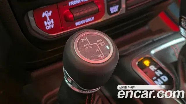 Jeep Wrangler 2022 — Фото 13/20