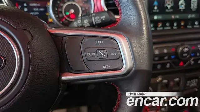 Jeep Wrangler 2022 — Фото 18/20