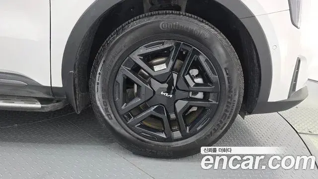 Kia Sorento 2024 — ფოტო 18/33