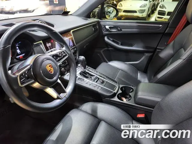 Porsche Macan 2019 — Şəkil 19/20