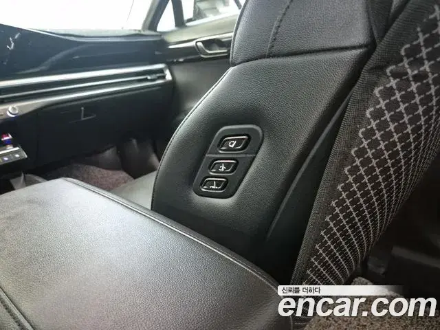 Hyundai Grandeur 2023 — Фото 19/20