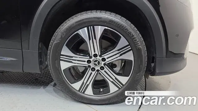 Mercedes-Benz EQB 2025 — Şəkil 19/30