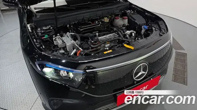 Mercedes-Benz EQB 2025 — Şəkil 4/30