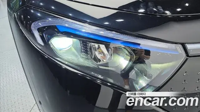 Mercedes-Benz EQB 2025 — Şəkil 26/30