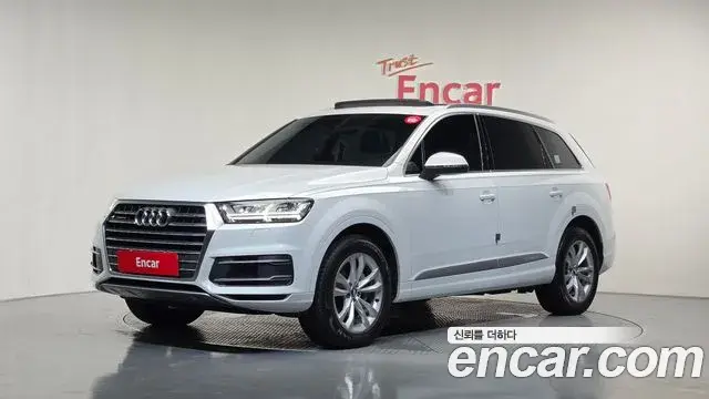 Audi Q7 2019 — Фото 1/20