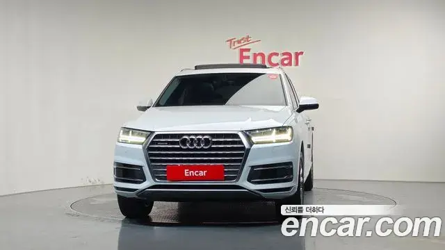 Audi Q7 2019 — Фото 3/20